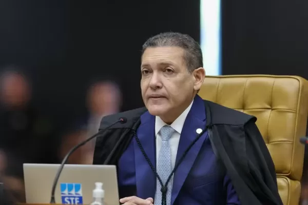 Nunes Marques deve levar revisão da condenação de Bolsonaro a julgamento após segundo turno das eleições