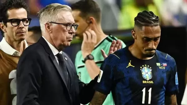 Raphinha sofre lesão muscular e vira desfalque da Seleção Brasileira na Copa do Mundo