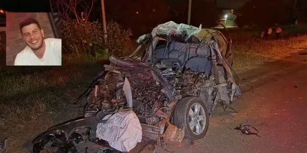 Motorista morre após carro ficar preso embaixo de ônibus em acidente na zona rural de Guaiçara