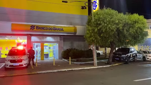 Agência do Banco do Brasil é invadida por criminosos armados em Bauru; seis funcionários foram feitos reféns