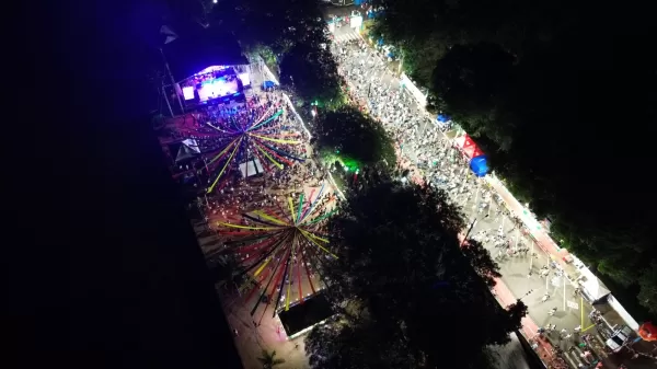 Folia Beach atrai milhares de pessoas e movimenta o Carnaval em Salto Grande