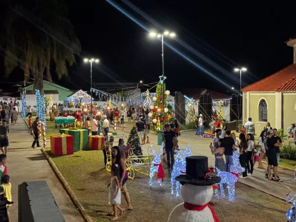 São Pedro do Turvo dá início às celebrações natalinas com o Acender das Luzes