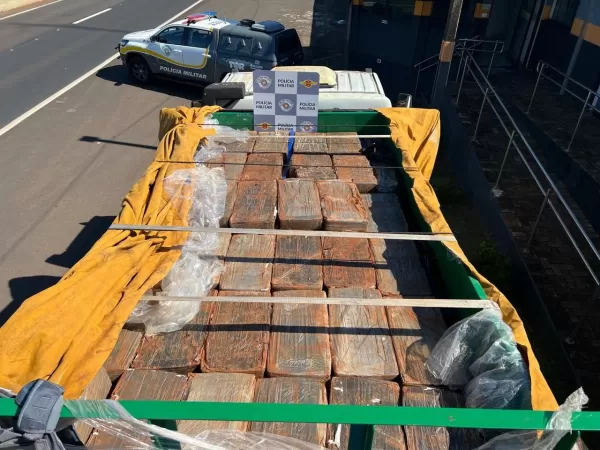 Polícia Rodoviária apreende 1,4 tonelada de maconha escondida em carga agrícola em Santa Cruz do Rio Pardo
