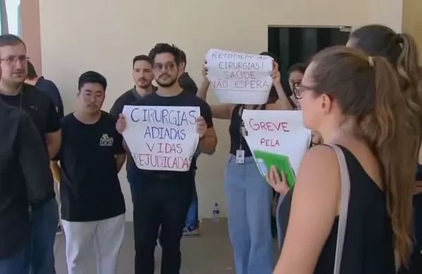 Greve de médicos residentes no HC de Marília cancela cirurgias eletivas