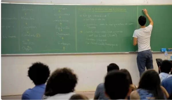 Dia dos Professores é comemorado nesta terça-feira, 15, em todo o Brasil