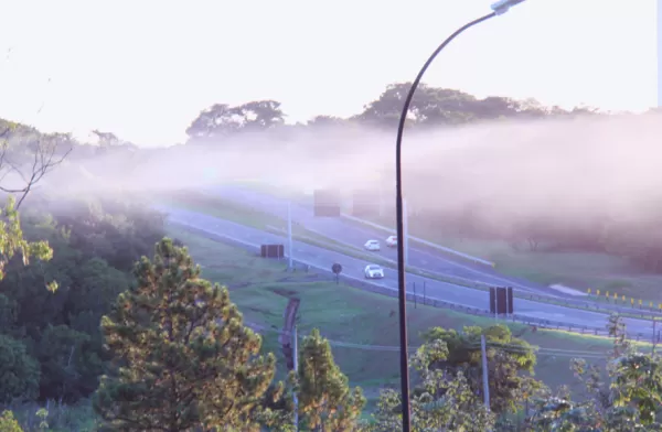 Atenção, motorista! Aumenta a incidência de neblina em rodovias da região