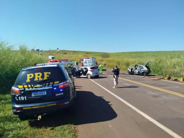 Moradores de Andirá morrem em acidente na BR-369 em Bandeirantes 