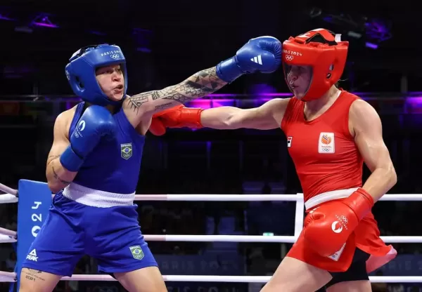 Beatriz Ferreira faz história no boxe brasileiro com segunda medalha Olímpica em Paris 2024