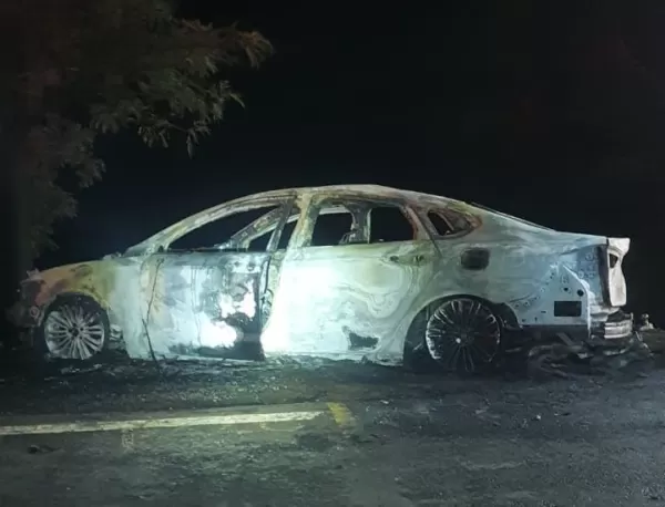 Incêndio em veículo mobiliza socorro na PR-431, em Cambará