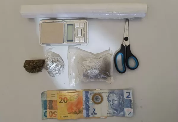 Jovem é detido por suspeita de tráfico, mas delegado enquadra caso como porte de drogas para consumo pessoal em Ourinhos