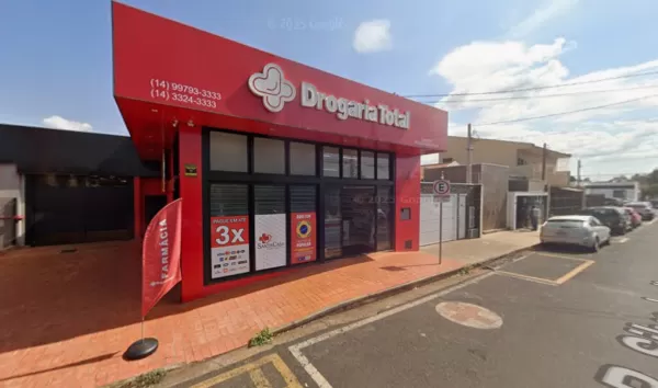 Servente de 19 anos é preso após roubo a farmácia na Vila Moraes, em Ourinhos