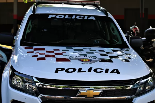 Mulher é presa em flagrante após roubo em mercearia em Óleo 