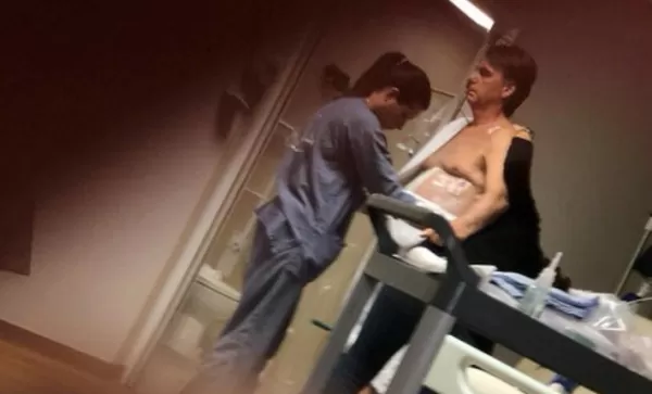 Estado de saúde de Jair Bolsonaro é considerado “delicado”, diz filho