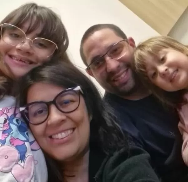 História emocionante de família de Ourinhos é destaque nacional: mãe enfrenta o terceiro câncer enquanto luta pela vida da filha