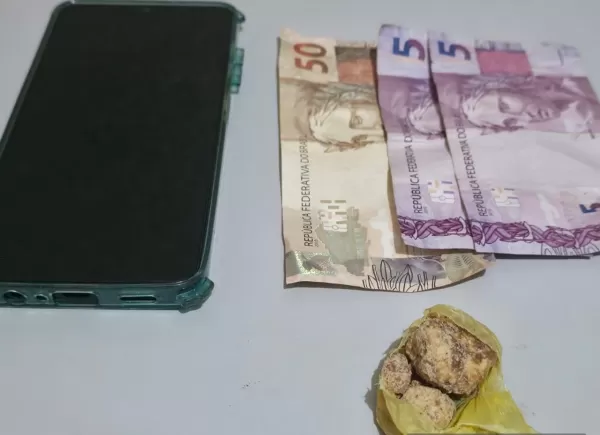 Vendedor ambulante é preso em flagrante por tráfico de drogas na Vila Perino, em Ourinhos