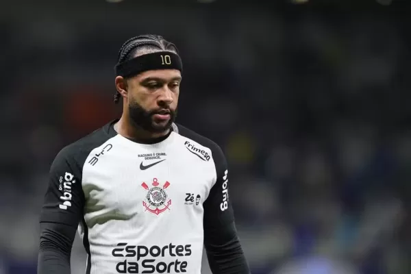 Corinthians decide não renovar com Memphis Depay por motivos financeiros
