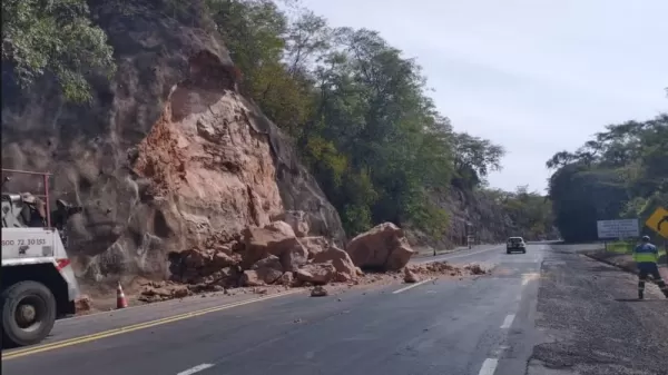 BR-153 tem interdição parcial para obras após deslizamento entre Marília e Ourinhos