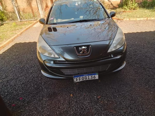 ROTAM recupera em Bandeirantes carro roubado em Santa Cruz do Rio Pardo; dois homens são presos e adolescente apreendido