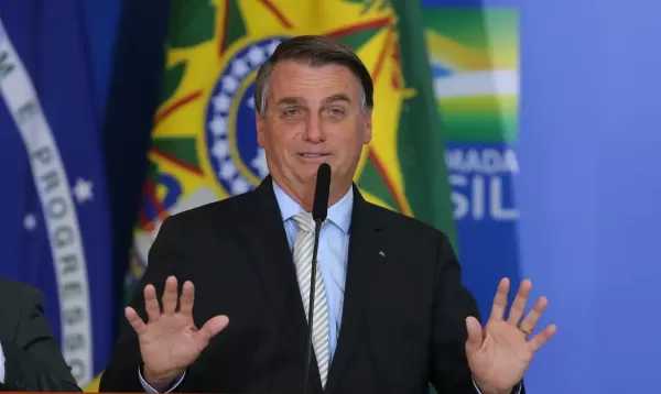 Análise pericial conclui que pen drive apreendido na casa de Bolsonaro é irrelevante para investigação