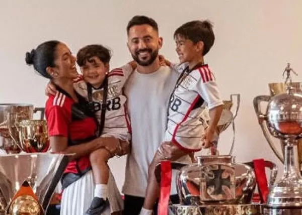 Everton Ribeiro revela diagnóstico de câncer na tireoide e passa por cirurgia bem-sucedida