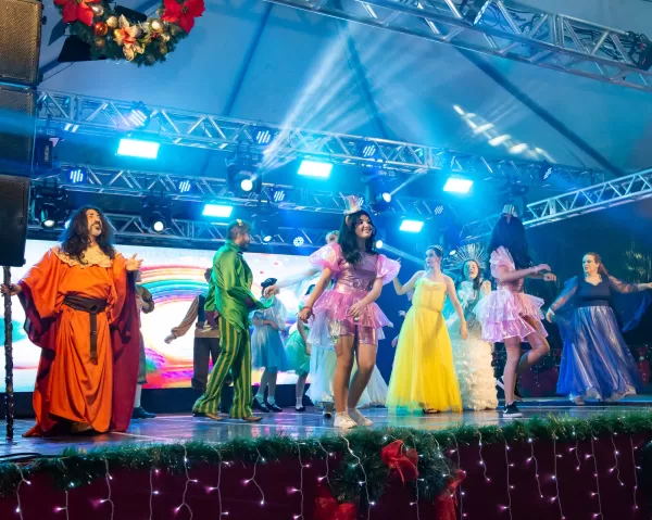 Primeira noite da Cantata de Natal emociona o público na Praça Mello Peixoto em Ourinhos 