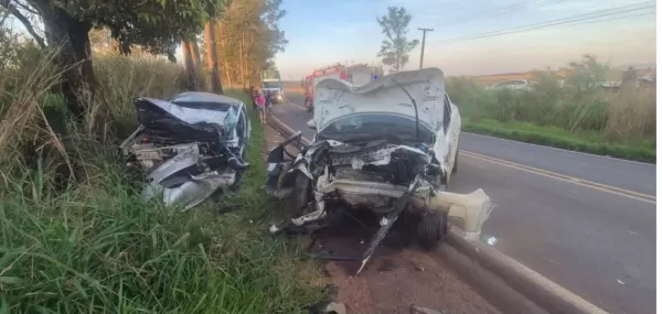 Colisão frontal deixa sete pessoas feridas, três delas em estado grave, na PR-092 em Santo Antônio da Platina