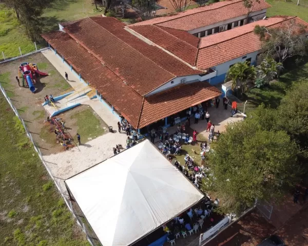 Prefeitura anuncia transferência de alunos do NEI Curupira II após relatos de ratos e anuncia obra emergencial
