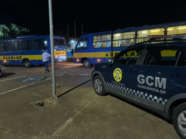 Frentista é preso por suspeita de embriaguez ao volante após cair duas vezes durante abordagem em Ourinhos
