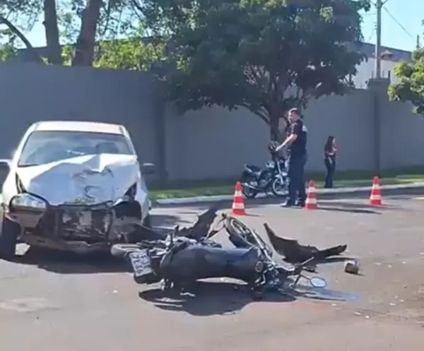 Motociclista fica ferido em colisão com carro em Ourinhos