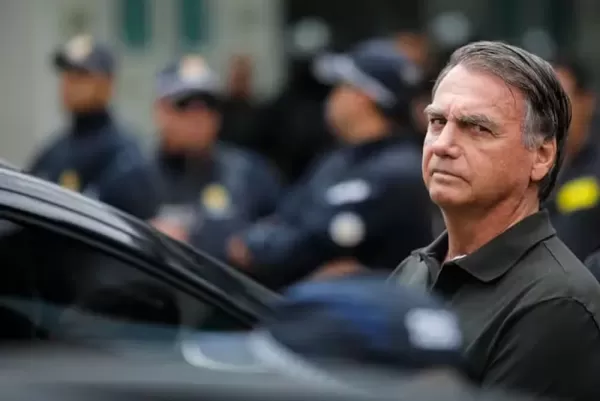 Jair Bolsonaro é internado na UTI em Hospital DF Star com broncopneumonia bacteriana