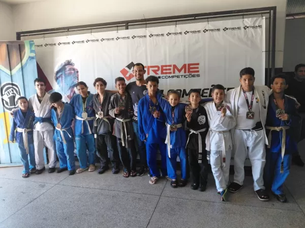 Atletas da AOBE/SEMEL Ourinhos conquistam nove medalhas em campeonato de Jiu-Jitsu em Guarantã