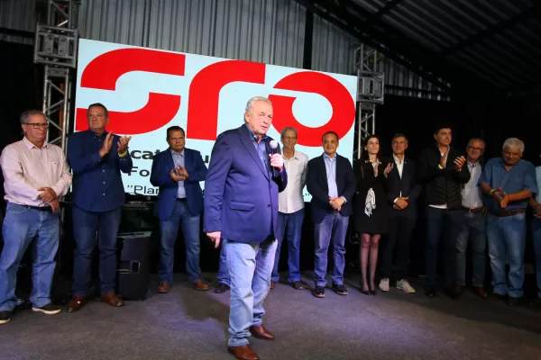 Jantar do Agricultor reúne mais de mil pessoas em Ourinhos; governador Tarcísio não comparece por motivos de saúde