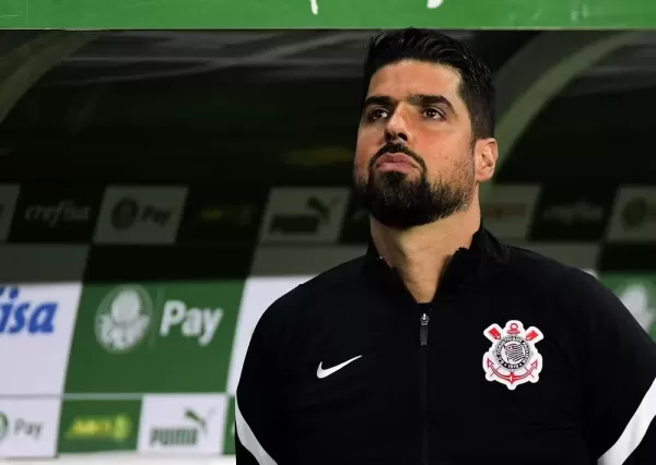 Corinthians demite António Oliveira após derrota para o Palmeiras