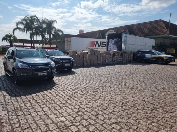 K9 do 13º BAEP encontra maconha em meio a eletrônicos em caminhão na SP-225 em Santa Cruz do Rio Pardo 