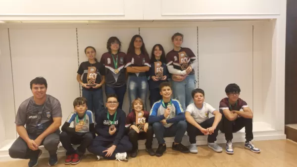 Xadrez de Ourinhos conquista títulos e pódios na Liga do Enxadrista 2026