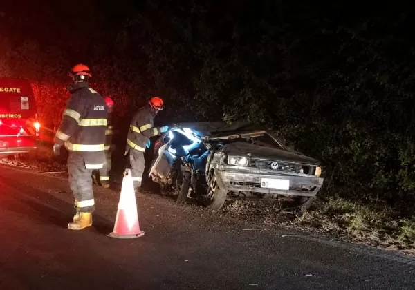 Passageiro morre após carro capotar em rodovia de Botucatu