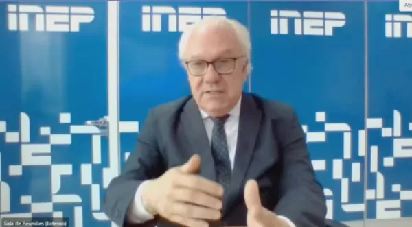 Inep recua, descarta aplicativo e incerteza sobre certificado do ensino médio preocupa estudantes às vésperas das matrículas universitárias