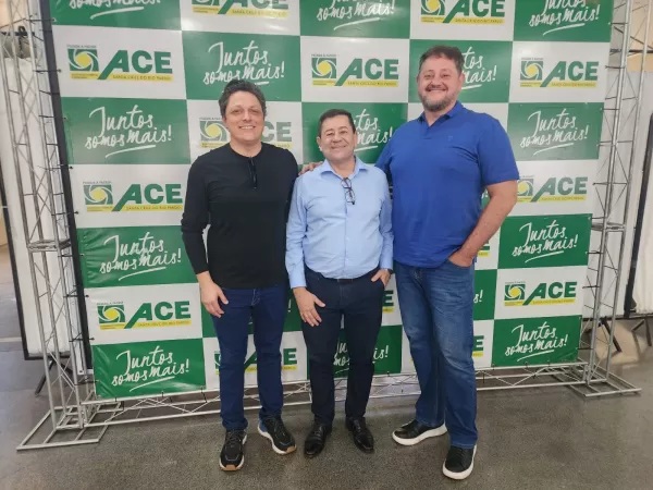 Presidente da ACE Ourinhos participa de encontro regional da Facesp em Santa Cruz do Rio Pardo