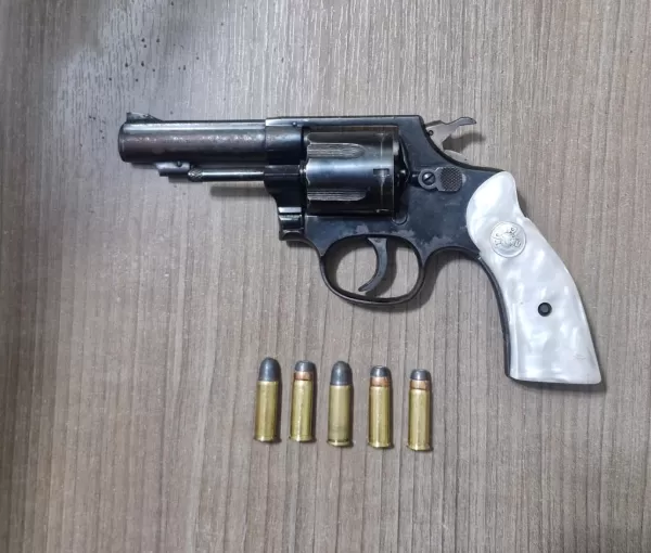 Homem é preso com arma de fogo após briga em via pública em Chavantes