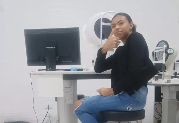 Jovem de Canitar promove rifa para custear cirurgia urgente nos olhos