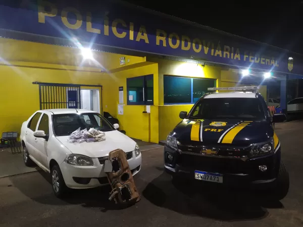 PRF prende mulher transportando droga em fundo falso de veículo em Ourinhos
