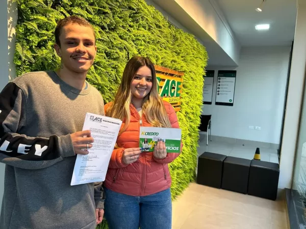 Ganhadores do 1º sorteio da Promoção da ACE “Combinação Perfeita - Comércio de Ourinhos & Você” já estão com o cartão para gastar com o que quiserem nas lojas participantes 