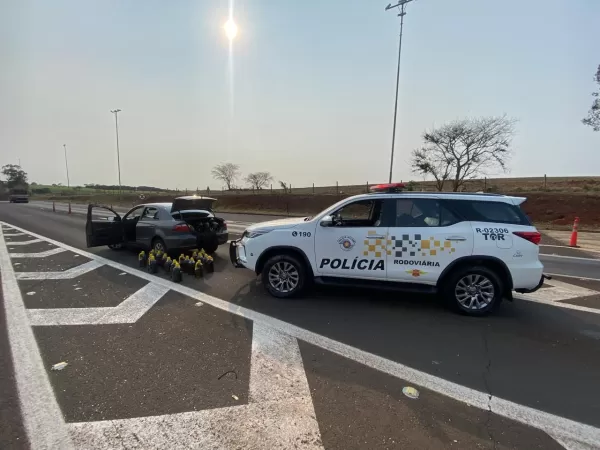 Polícia Rodoviária apreende azeites sem nota fiscal em Santa Cruz do Rio Pardo
