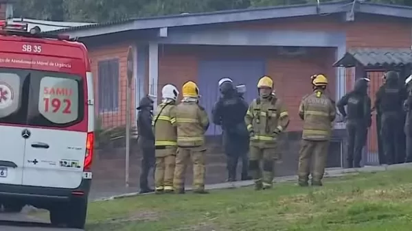 Homem mata pai e policial e faz familiares reféns em Novo Hamburgo (RS)