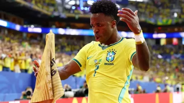 Brasil vence a Escócia, termina em primeiro lugar no Grupo C e volta a campo na segunda-feira, às 14h, no mata-mata da Copa
