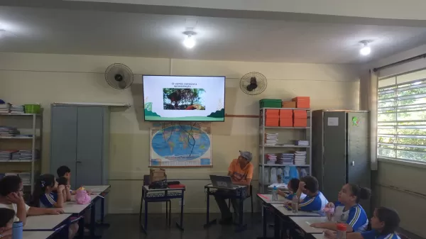 UNIFIO realiza palestra sobre Educação Ambiental em escola municipal de Ourinhos