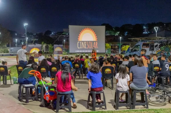 CineSolar, cinema ao ar livre movido a energia solar, exibe ‘A Pequena Sereia’ em Ourinhos com entrada e pipoca de graça