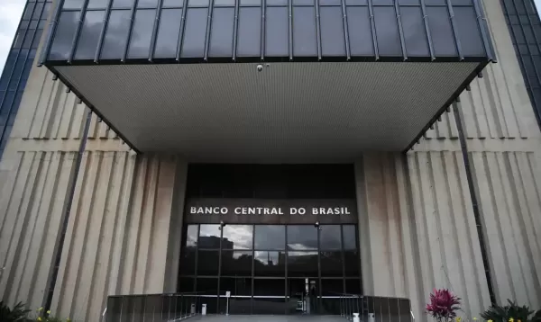 Endividamento do governo volta a subir e atinge 82,5% do PIB, maior patamar desde abril de 2021