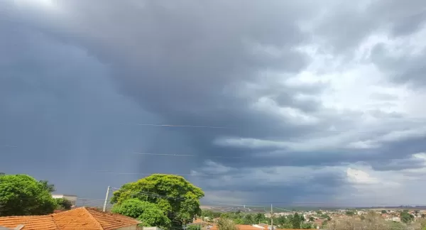 Frente fria chega a São Paulo na segunda-feira com previsão de chuva forte e ventos de até 60 km/h