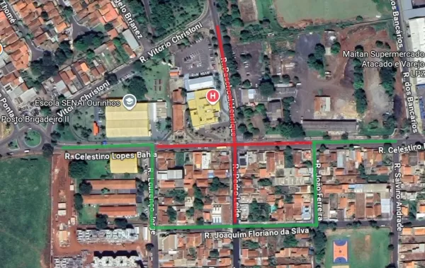 Reparo em rede de água causa interdição em cruzamento da Vila São Luiz nesta sexta-feira (7) em Ourinhos